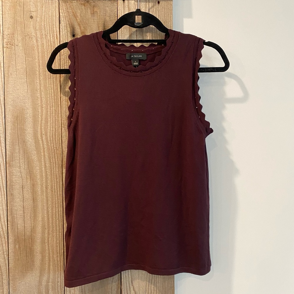 NWT Ann Taylor Knitted Scallop Trim Crew Neck Shell in Plum, Size Small